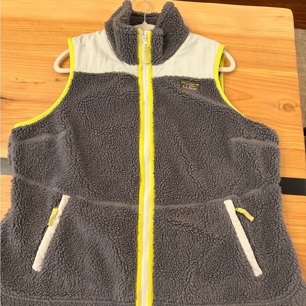 LL Bean Women’s 1X Plus Gray Sherpa Fleece Vest